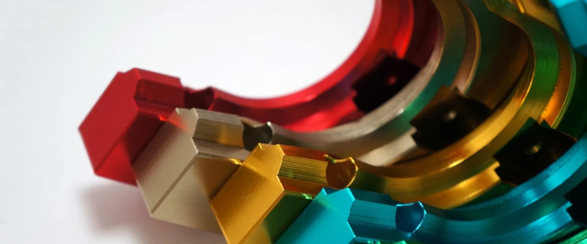 Çözümlerimiz — Titanyum Anodizasyon & Renklendirme